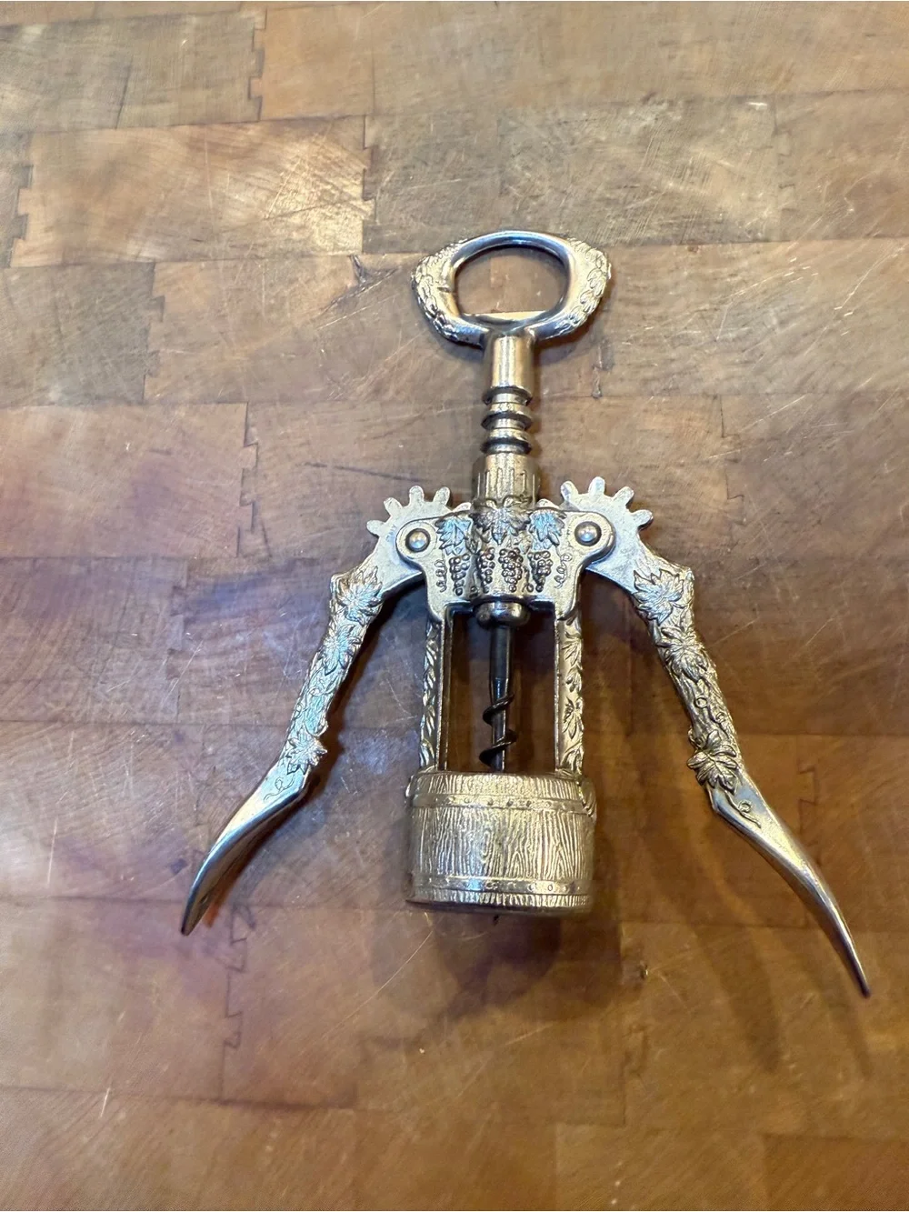 Vintage-Style Silver Winged Corkscrew Bottle Opener Grapes ordinate